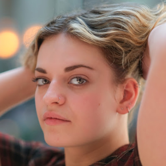 Meet your Posher, Maxence - Picture 1 of 1